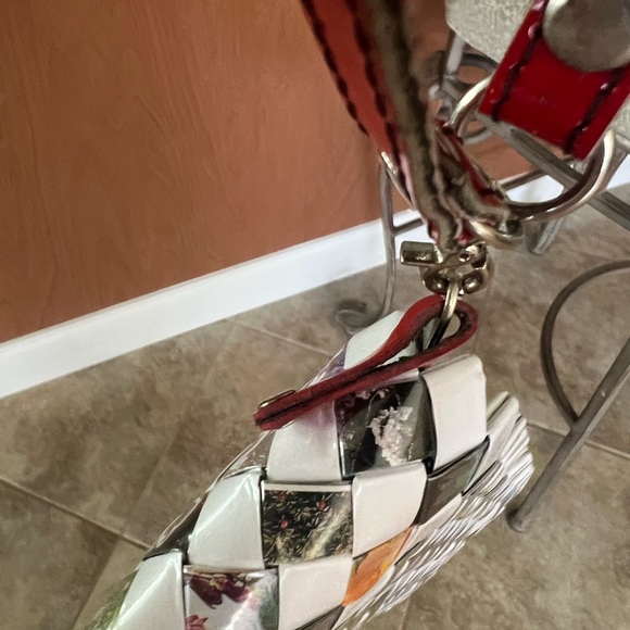 Nahui Ollin wristlet clutch purse.  Patent leather handmade purse with pouch - Picture 5 of 7